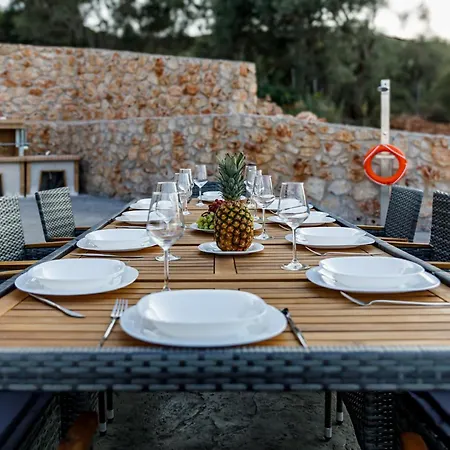 Lefkas View Luxury Apolpaina